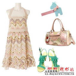 以簡(jiǎn)勝繁 社交場(chǎng)中綻放的女性著裝美學(xué)